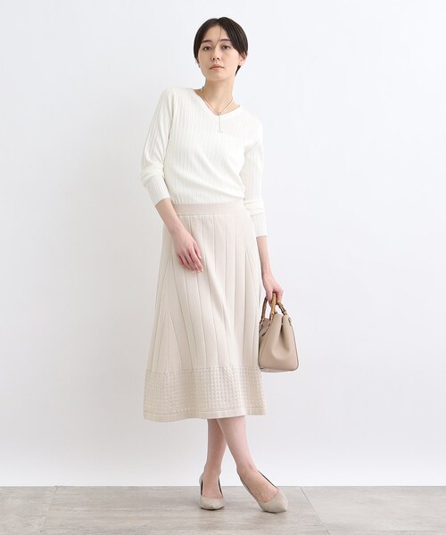 INDIVI（インディヴィ）の「◆【洗える／裾シアー】スクエアシアーニットスカート（スカート・レディース・ブラック/ライトブルー/ナチュラル・05/36/38/03/13/15 /19）」の16枚目の写真