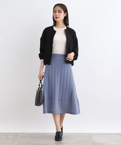 INDIVI（インディヴィ）の「◆【洗える／裾シアー】スクエアシアーニットスカート（スカート・レディース・ブラック/ライトブルー/ナチュラル・05/36/38/03/13/15 /19）」の4枚目の写真