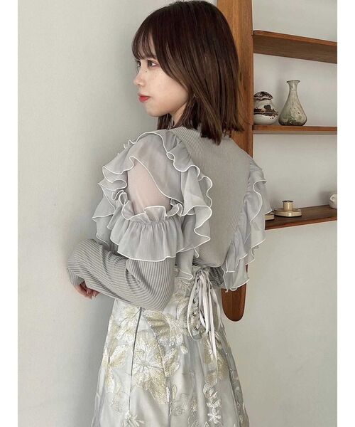 dazzlin（ダズリン）の「フロントホック長袖フリルトップス（Tシャツ/カットソー・レディース・ブラック/オフホワイト/グレー/ベージュ・FREE）」の10枚目の写真