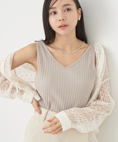 earth music&ecology(アースミュージックアンドエコロジー)の「2WAYネックタンクトップ(インナーウェア/肌着・レディース・サックスブルー/ブラック/オフホワイト/ベージュ・M/S)」の3枚目の写真
