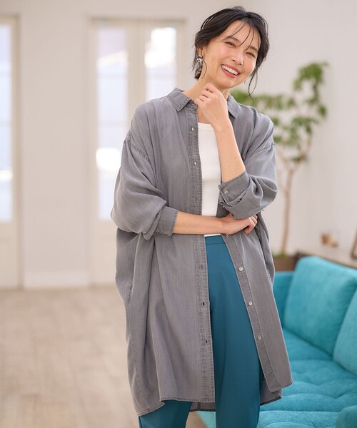 ANY（エニィ）の「ウォッシャブルデニムシャツ（シャツ/ブラウス・レディース・グレー系/ブルー系・F）」の4枚目の写真