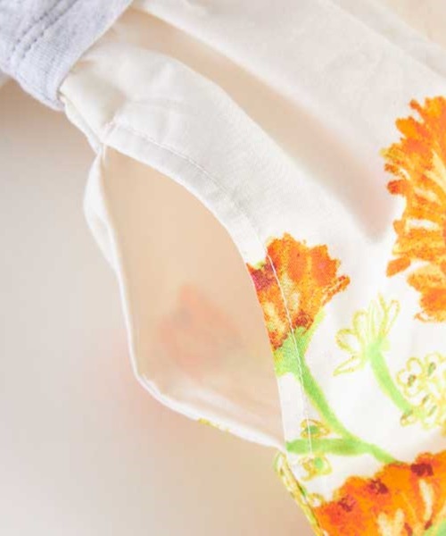 KP（ケーピー）の「花パネルプリントのドッキング半袖ワンピース(100～130cm)（ワンピース・キッズ・オフホワイト・100cm/110cm/120cm/130cm）」の5枚目の写真