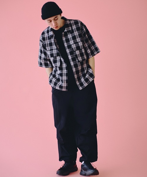 Universal Style Wear(ユニバーサルスタイルウェア)の「Universal Style Wear シアサッカー チェック ユーティリティー シャツ(シャツ/ブラウス・メンズ・ネイビー/グリーン/キャメル/ブラック・MEDIUM/LARGE/X-LARGE)」の7枚目の写真