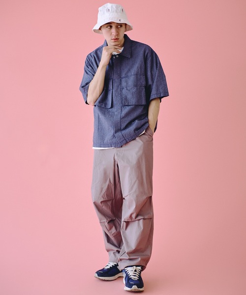 Universal Style Wear(ユニバーサルスタイルウェア)の「Universal Style Wear シアサッカー チェック ユーティリティー シャツ(シャツ/ブラウス・メンズ・ネイビー/グリーン/キャメル/ブラック・MEDIUM/LARGE/X-LARGE)」の9枚目の写真