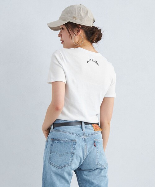 PETIT BATEAU(プチバトー)の「【別注】<PETIT BATEAU>バックプリント ショートスリーブ Tシャツ(Tシャツ/カットソー・レディース・その他1/オフホワイト/ブラック/ダークブラウン・FREE)」の2枚目の写真