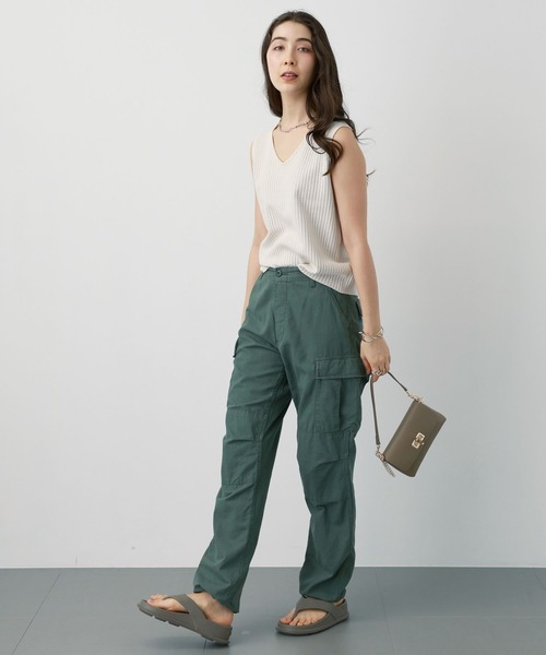 saloon(サルーン)の「SALOON(サルーン)/ Vネックラメノースリニット【手洗い可】(ニット/セーター・レディース・オフホワイト/ブラック/ベージュ・FREE)」の10枚目の写真