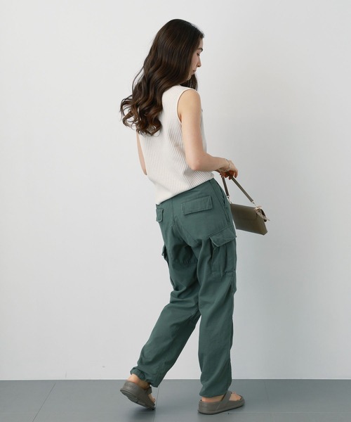 saloon(サルーン)の「SALOON(サルーン)/ Vネックラメノースリニット【手洗い可】(ニット/セーター・レディース・オフホワイト/ブラック/ベージュ・FREE)」の13枚目の写真