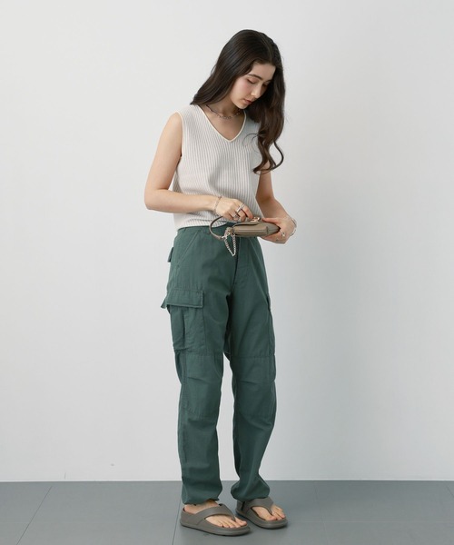 saloon(サルーン)の「SALOON(サルーン)/ Vネックラメノースリニット【手洗い可】(ニット/セーター・レディース・オフホワイト/ブラック/ベージュ・FREE)」の12枚目の写真