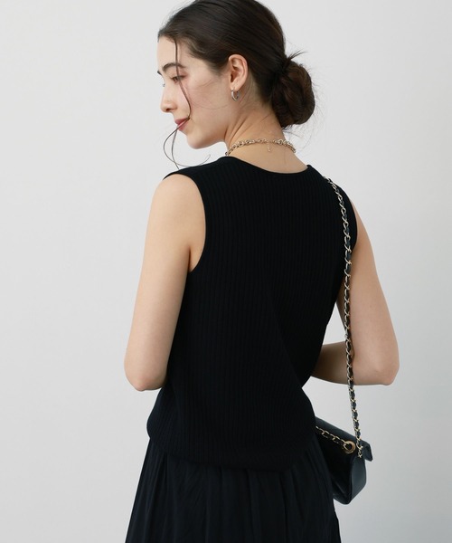 saloon(サルーン)の「SALOON(サルーン)/ Vネックラメノースリニット【手洗い可】(ニット/セーター・レディース・オフホワイト/ブラック/ベージュ・FREE)」の15枚目の写真