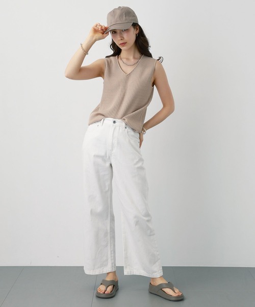 saloon(サルーン)の「SALOON(サルーン)/ Vネックラメノースリニット【手洗い可】(ニット/セーター・レディース・オフホワイト/ブラック/ベージュ・FREE)」の21枚目の写真