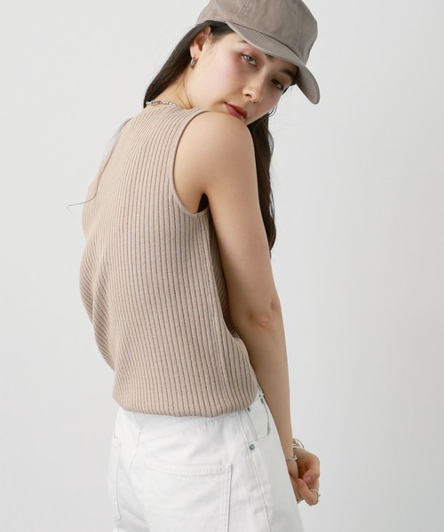 saloon(サルーン)の「SALOON(サルーン)/ Vネックラメノースリニット【手洗い可】(ニット/セーター・レディース・オフホワイト/ブラック/ベージュ・FREE)」の18枚目の写真