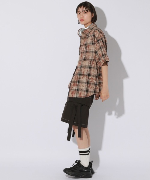 Anui（アニュイ）の「【UNISEX/2サイズ展開】スケーターハーフパンツ（カーゴパンツ・レディース・ブラウン/ブラック・MEDIUM/SMALL）」の11枚目の写真