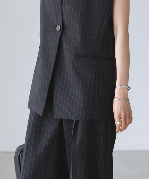 美品✨️⭐︎Nobleノーブル　ジレ 2024 紺　きれいめストライプ　ベスト ロングベントジレ（ベスト）｜NOBLE（ノーブル）のファッション