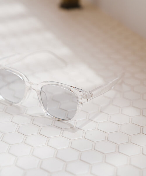 Kastane（カスタネ）の「【UVカット率99％/ケース付き】クリアレンズサングラス（サングラス・レディース・クリア/グレー・FREE）」の4枚目の写真