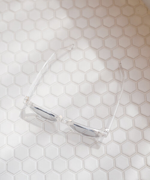 Kastane（カスタネ）の「【UVカット率99％/ケース付き】クリアレンズサングラス（サングラス・レディース・クリア/グレー・FREE）」の5枚目の写真