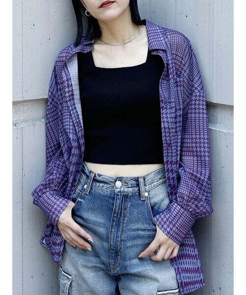 MURUA（ムルーア）の「ウェーブチェックシアーシャツ（シャツ/ブラウス・レディース・グレー/パープル・FREE）」の2枚目の写真