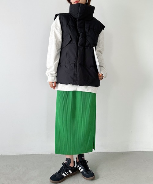 wears(ウェアーズ)の「スタンドカラーフェイクダウン/中綿オーバーサイズベスト(ダウンベスト・レディース・ブラック/アイボリー・L/M/S)」の4枚目の写真