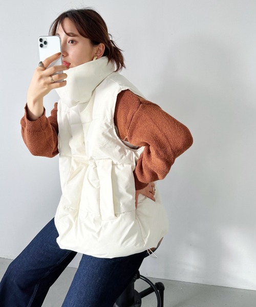 wears(ウェアーズ)の「スタンドカラーフェイクダウン/中綿オーバーサイズベスト(ダウンベスト・レディース・ブラック/アイボリー・L/M/S)」の11枚目の写真