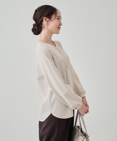 DRESKIP（ドレスキップ）の「◆【2点セット】大人の上品シルエット アクセサリー付き お袖切替トップス（シャツ/ブラウス・レディース・ブラック/ライトベージュ/ボルドー/サンドベージュ・04/02/03）」の15枚目の写真