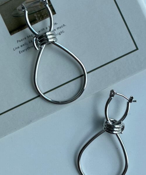 Chez toi(シェトワ)の「ポイントロールピアス(ピアス(両耳用)・レディース・シルバー/ゴールド・FREE)」の3枚目の写真