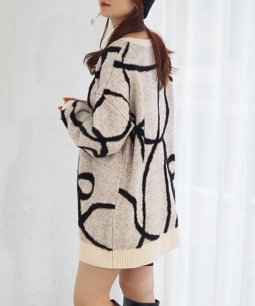 tiptop（ティップトップ）の「フェザーモールリボンVネックカーディガン（カーディガン/ボレロ・レディース・アイボリー/ブラック/チャコールグレー/ブルー・FREE）」の9枚目の写真