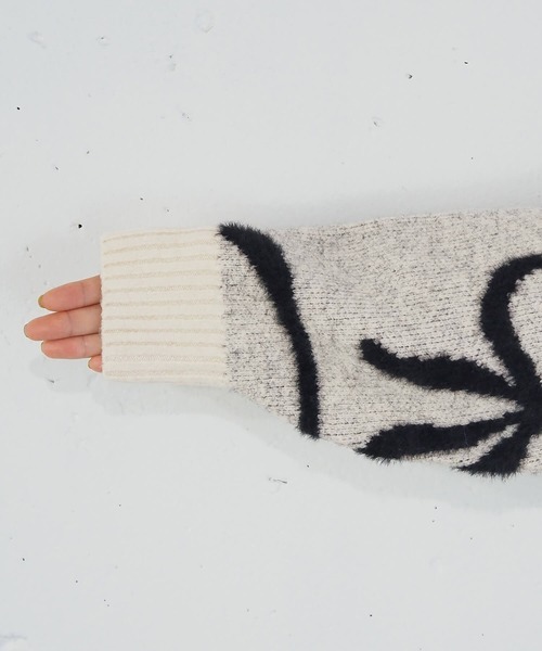 tiptop（ティップトップ）の「フェザーモールリボンVネックカーディガン（カーディガン/ボレロ・レディース・アイボリー/ブラック/チャコールグレー/ブルー・FREE）」の15枚目の写真