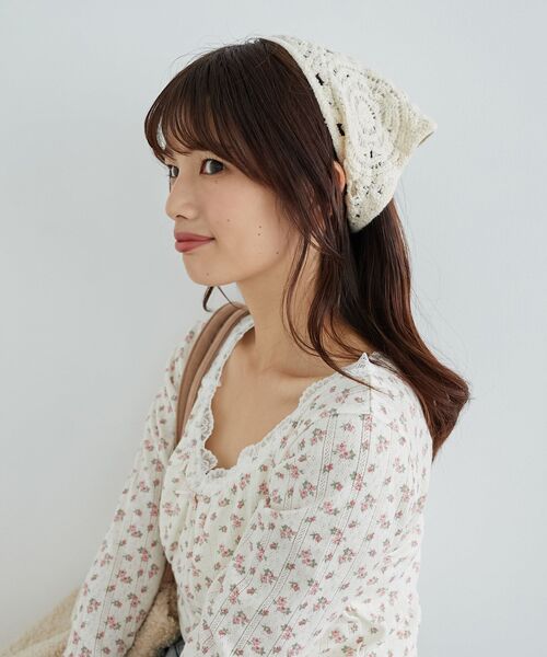 MAJESTIC LEGON（マジェスティックレゴン）の「クロシェバブーシュカ（その他ヘアアクセサリー・レディース・アイボリー・FREE）」の6枚目の写真