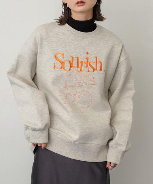 SENSE OF PLACE by URBAN RESEARCH（センスオブプレイスバイアーバンリサーチ）の「シシュウグラフィックルーズスウェット（スウェット・レディース・その他1/その他2/その他3/その他4・ONE）」の3枚目の写真