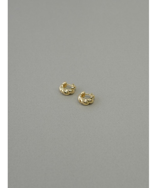 LENERA(レネラ)の「ツイスト フープピアス 小ぶり ぷっくり ゴールド シルバー(ピアス(両耳用)・レディース・ゴールド/シルバー・FREE)」の8枚目の写真