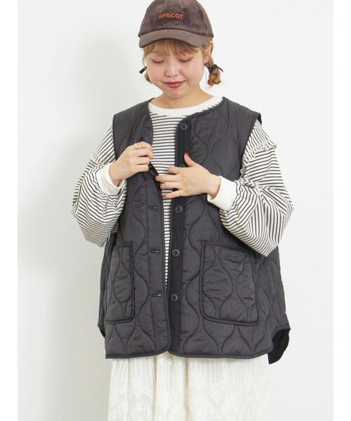 Samansa Mos2（サマンサ モスモス）の「ライトキルティングベスト（ベスト・レディース・ブラック/カーキ/ベージュ・F）」の4枚目の写真
