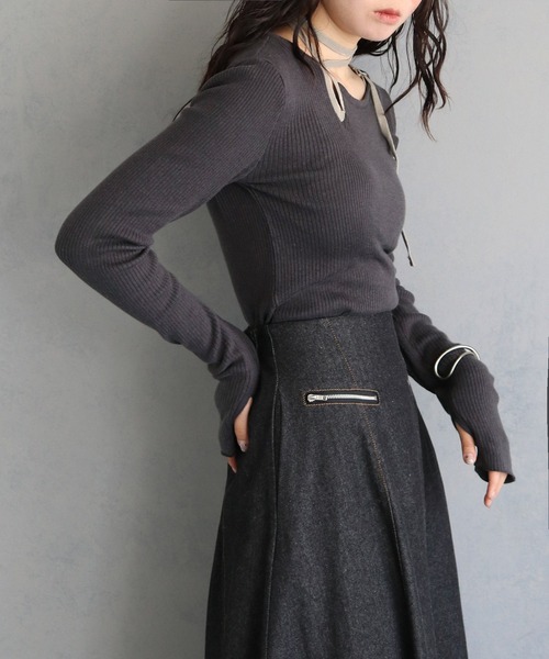 &g'aime(アンジェム)の「【&g’aime】ストラップチョーカーリブニットトップス STRAP CHOKER RIB KNIT TOPS(ニット/セーター・レディース・パープル/ブラック/グレイッシュベージュ/チャコールグレー・FREE)」の8枚目の写真