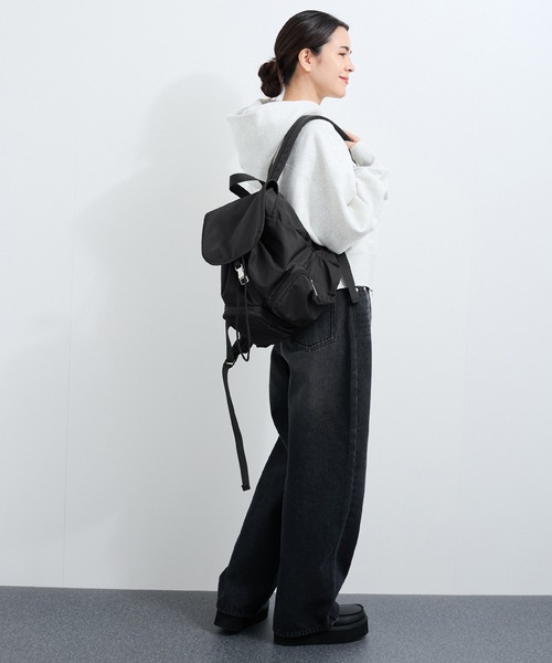 LE CERCLE par rope'（ルセルクルパーロペ）の「巾着ポケットリュック（バックパック/リュック・レディース・ブラック/グレー系その他・FREE）」の3枚目の写真