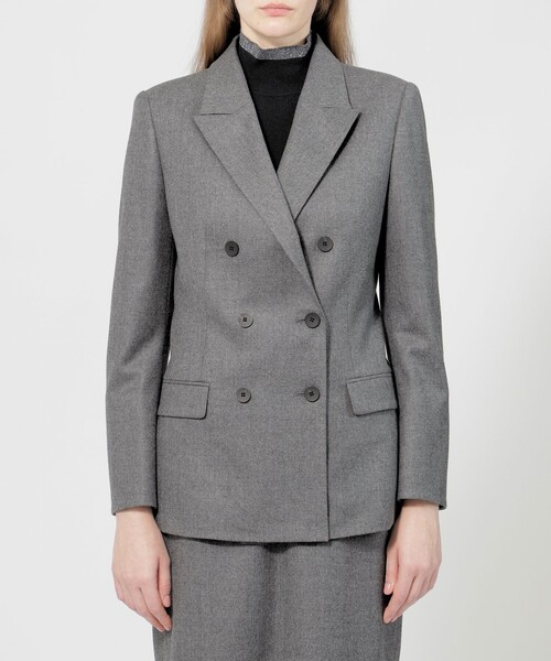 EPOCA(エポカ)の「【VERY NaVY2024年12月号掲載】ストレッチウールフラノ ダブルブレストジャケット(テーラードジャケット・レディース・グレー系その他/ベージュ・40)」の11枚目の写真