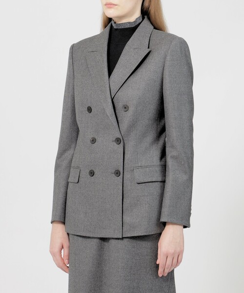 EPOCA(エポカ)の「【VERY NaVY2024年12月号掲載】ストレッチウールフラノ ダブルブレストジャケット(テーラードジャケット・レディース・グレー系その他/ベージュ・40)」の12枚目の写真
