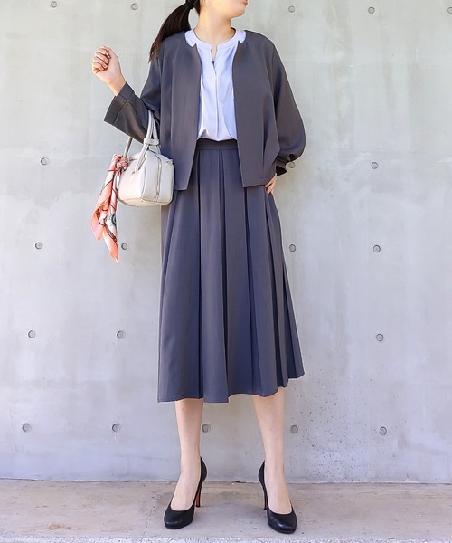 Q（キュー）の「プリーツスカート（スカート・レディース・ライトグレー/ブラック・MEDIUM）」の14枚目の写真