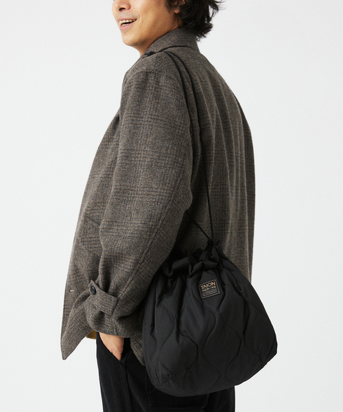 TAION（タイオン）の「TAION / タイオン ミリタリー ダウントートバッグM（ショルダーバッグ・メンズ・カーキ/ブラック/スミクロ・FREE）」の6枚目の写真