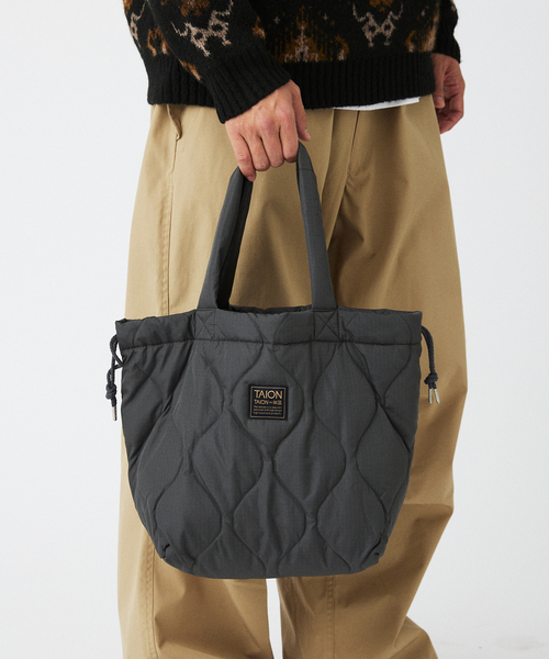 TAION（タイオン）の「TAION / タイオン ミリタリー ダウントートバッグM（ショルダーバッグ・メンズ・カーキ/ブラック/スミクロ・FREE）」の5枚目の写真