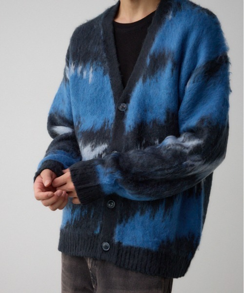 AZUL by moussy（アズールバイマウジー）の「総柄モヘアライクカーディガン（カーディガン/ボレロ・メンズ・ボルドー/ネイビー/ブラック系その他/ブラウン系その他/グレー系その他・FREE）」の4枚目の写真