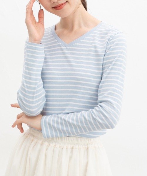 Honeys(ハニーズ)の「オーガニックVネックT(Tシャツ/カットソー・レディース・ブラック/サックスブルー/ホワイト×ブラック/ミント・M/LL/L)」の4枚目の写真
