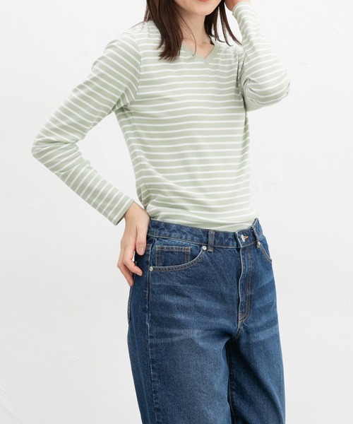 Honeys(ハニーズ)の「オーガニックVネックT(Tシャツ/カットソー・レディース・ブラック/サックスブルー/ホワイト×ブラック/ミント・M/LL/L)」の14枚目の写真