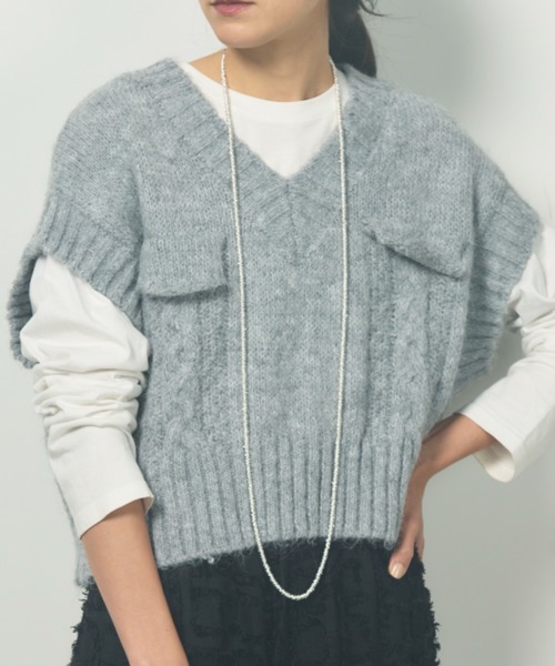 Libra Cue(リブラ キュー)の「ドロップショルダーニットベスト(ベスト・レディース・グレー/アイボリー・FREE)」の1枚目の写真