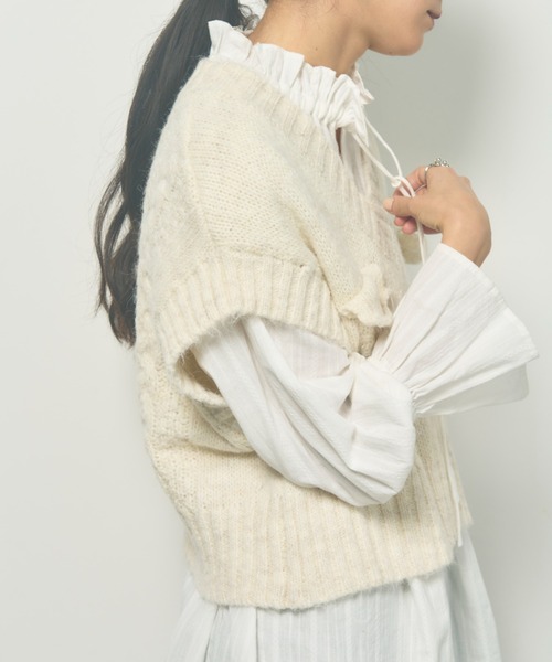 Libra Cue(リブラ キュー)の「ドロップショルダーニットベスト(ベスト・レディース・グレー/アイボリー・FREE)」の12枚目の写真