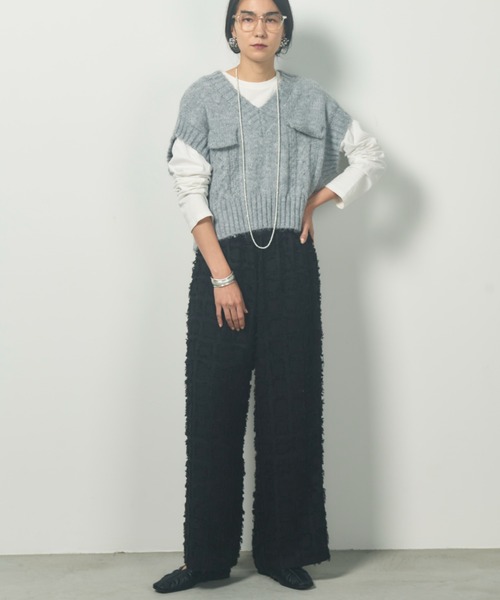 Libra Cue(リブラ キュー)の「ドロップショルダーニットベスト(ベスト・レディース・グレー/アイボリー・FREE)」の3枚目の写真