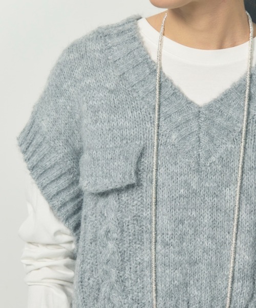 Libra Cue(リブラ キュー)の「ドロップショルダーニットベスト(ベスト・レディース・グレー/アイボリー・FREE)」の4枚目の写真