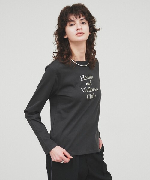 cloenc（クロエンス）の「【手洗い可】箔プリントロゴTシャツ（Tシャツ/カットソー・レディース・ホワイト/ライトグレー/スミクロ・02）」の7枚目の写真