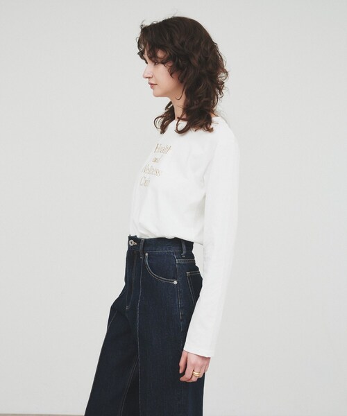 cloenc（クロエンス）の「【手洗い可】箔プリントロゴTシャツ（Tシャツ/カットソー・レディース・ホワイト/ライトグレー/スミクロ・02）」の9枚目の写真