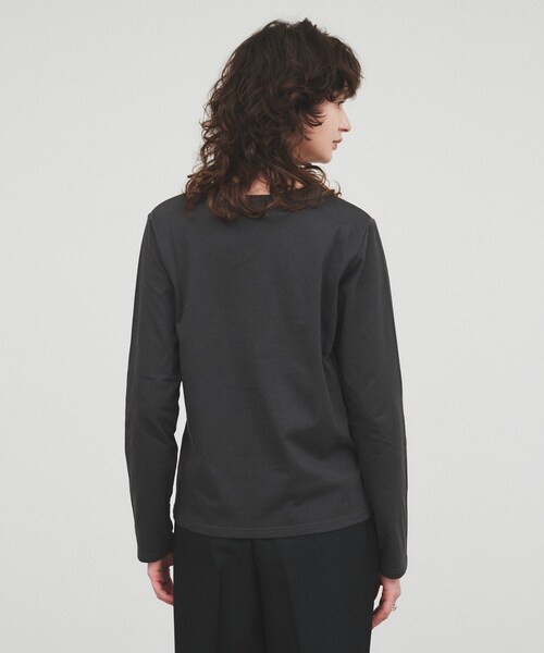 cloenc（クロエンス）の「【手洗い可】箔プリントロゴTシャツ（Tシャツ/カットソー・レディース・ホワイト/ライトグレー/スミクロ・02）」の18枚目の写真