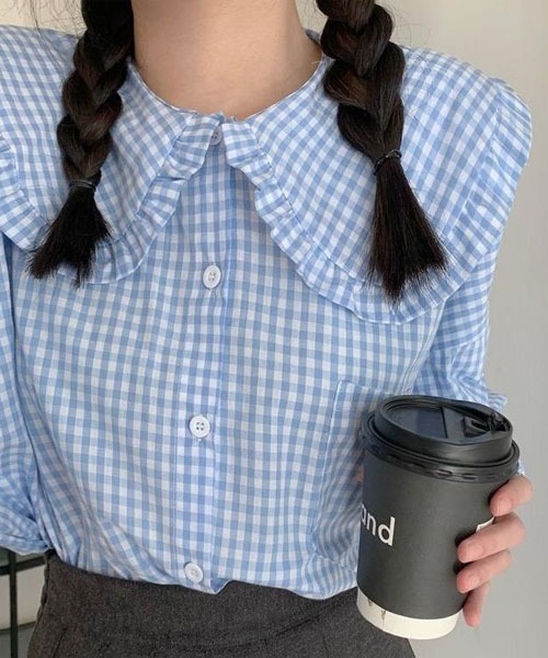 Mayree（メイリー）の「【Mayree】ビッグカラー フリル ギンガムチェック ボリュームスリーブ ブラウス（シャツ/ブラウス・レディース・ブルー・SMALL/MEDIUM/LARGE）」の4枚目の写真