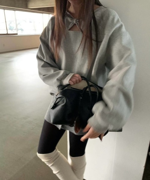 LYEON(リヨン)の「リボンネックドロストスウェット(スウェット・レディース・ブラック/グレー・FREE)」の3枚目の写真