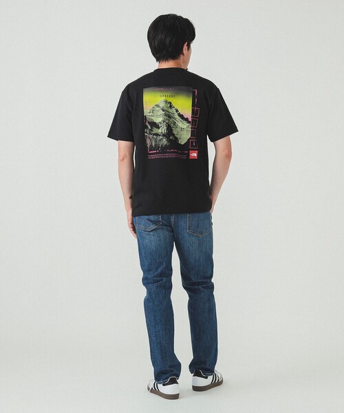 THE NORTH FACE(ザノースフェイス)の「THE NORTH FACE / ショートスリーブ フラッシュドライ セブンサミット グラフィック Tシャツ(Tシャツ/カットソー・メンズ・ブラック/ホワイト・MEDIUM/X-LARGE/SMALL/LARGE)」の8枚目の写真